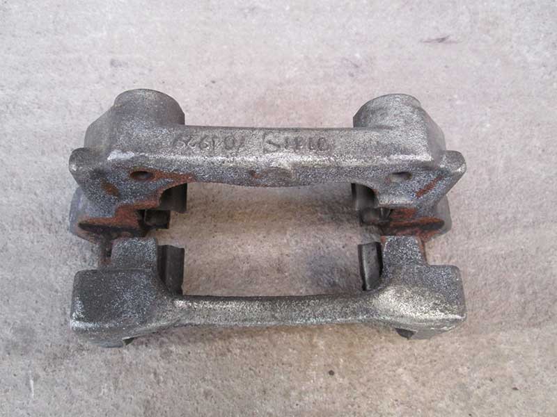 Yo4282 скоба суппорта црв. скоба суппорта toyota f11a. скоба переднего тормозного суппорта тойота матрикс. 47721-28570 скоба суппорта. скоба переднего суппорта тойота королла 110.