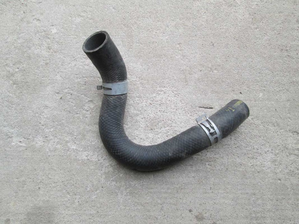 1226228021 toyota патрубок