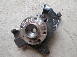 Кулак поворотный передний левый 5308053 Opel Corsa-D