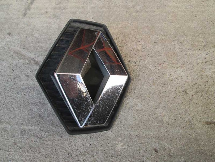 эмблема renault symbol 2003 эмблема renault symbol 2003