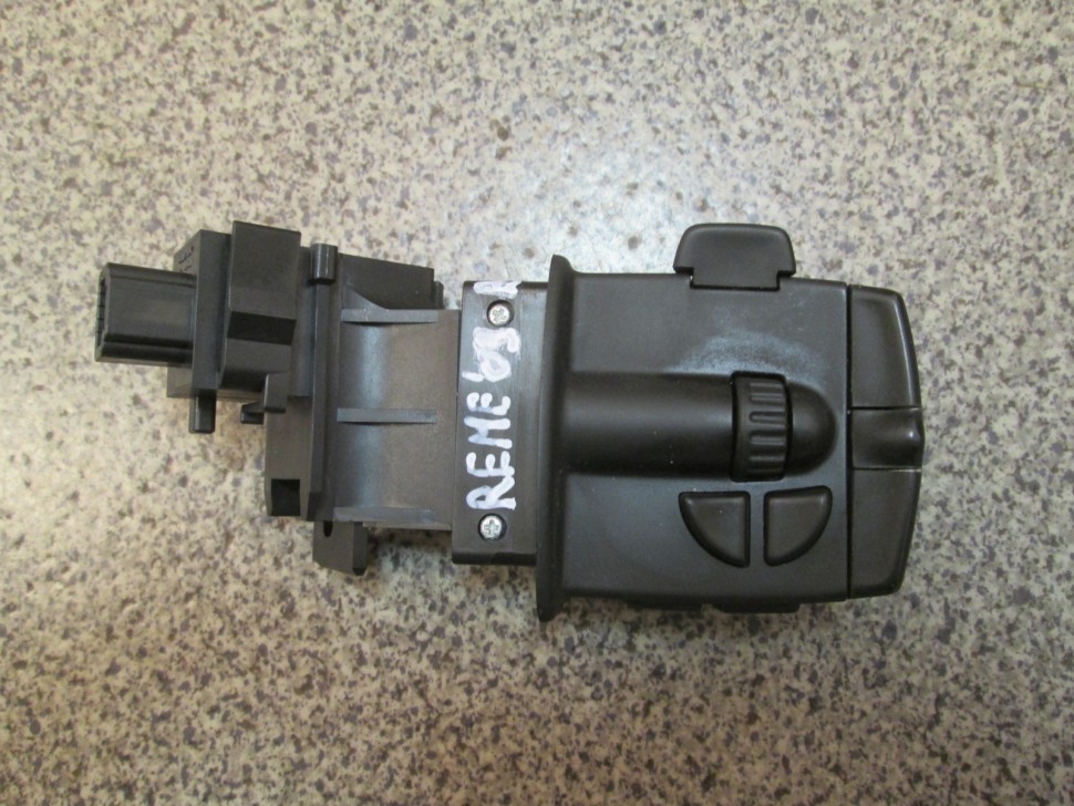 144839204r renault 23716 щелкает