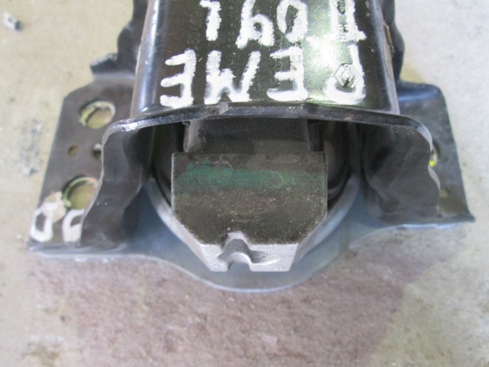 Продажа передней опоры двигателя 8200549046, для Рено Меган 2 с доставкой