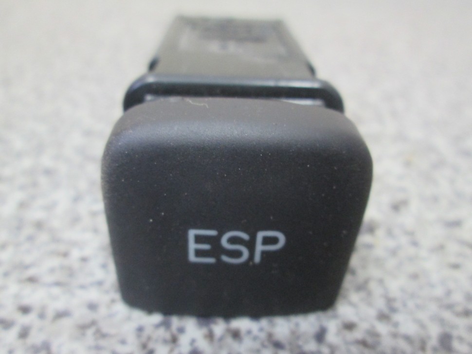 Кнопка esp. Кнопка ESP 21704. Кнопка ESP Приора. Кнопка ESP Omega. Кнопка ESP Nissan nv200.