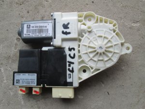 Моторчик стеклоподъемника передний правый 9649304480 Citroen C5