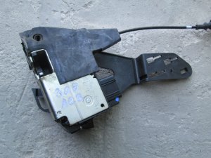 Замок двери задней левой 1372487 Ford Fiesta, Fusion