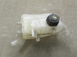Бачок расширительный 217100005R Renault Megane 3, Scenic 2009>, Fluence 2010>