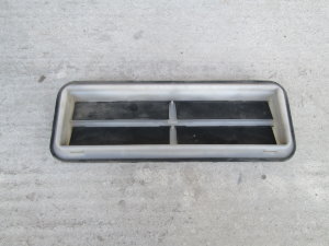 Решетка вентиляционная (под задний бампер) 09177224 Opel Corsa D 2006>, Astra 2004>