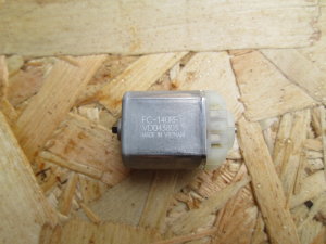 Моторчик привода зеркала наружного Mabuchi Motor FC-140RF VW Polo 2011> (седан)