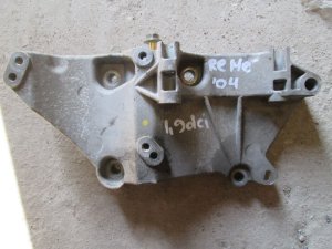 Кронштейн генератора 8200100148 Renault Megane II