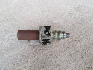 Датчик включения заднего хода 02T945415P VW, Audi, Seat, Skoda