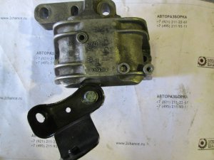 Опора двигателя правая 1K0199262P Audi A3