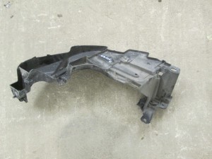 Кронштейн переднего бампера правый 622220003R Renault Megane 3