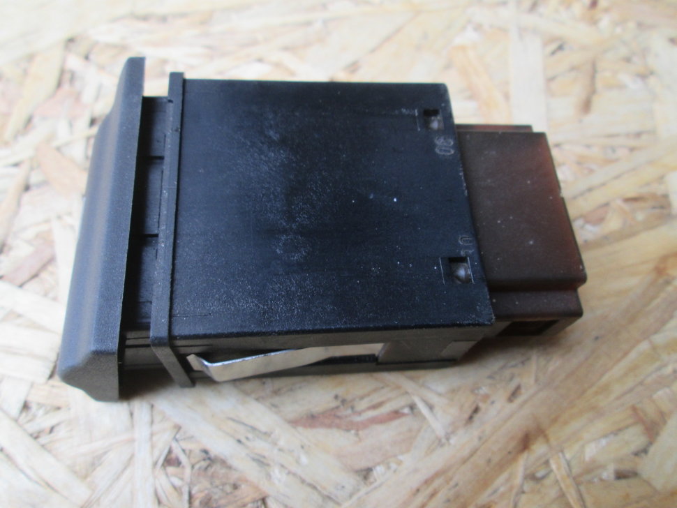 Купить кнопка обогрева заднего стекла 1u0959621a skoda octavia (a4 1u ...