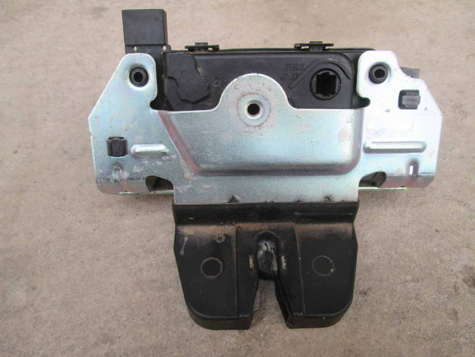Купить замок багажника 495058724 opel astra h 2004 (хэтчбек) в интернет магазине