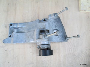Кронштейн кондиционера 036145169G + ролик Seat, Skoda