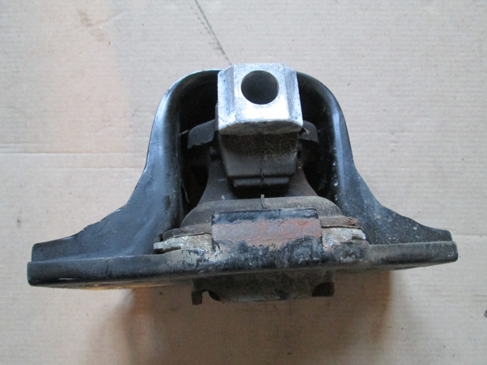 Купить опора двигателя правая 8200904700 renault megane 2 в интернет ...