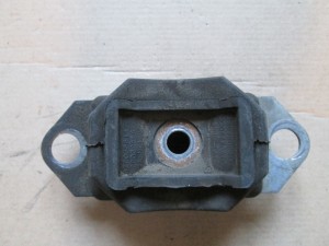 Опора КПП 8200395661 Renault/Nissan