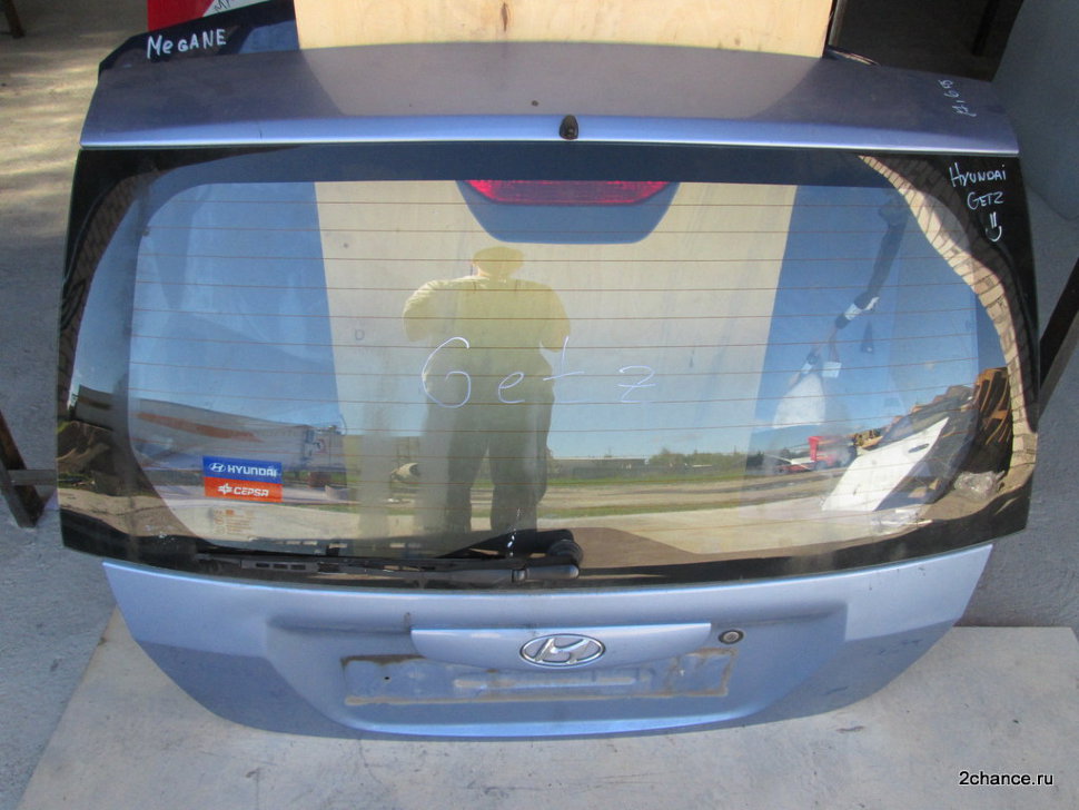 Стекло двери хендай гетц. Дверь багажника Hyundai Getz 2004. Крышка багажника Хендай Getz. Дверь багажника (со стеклом) Гетц Хендай. Стекло багажника на Хундай гётц.