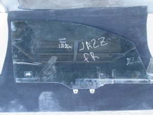 Стекло двери переднее правое  73300SAAG01 Honda Jazz
