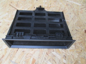 Ящик передней консоли 1U0858950B Skoda Octavia (A4 1U-)  1997-2011
