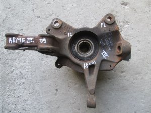 Кулак поворотный передний левый 400154705R Renault Megane III (без датчика ABS)