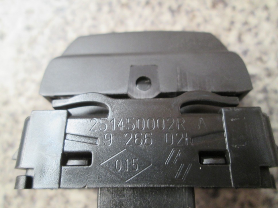 144839204r renault 23716 щелкает