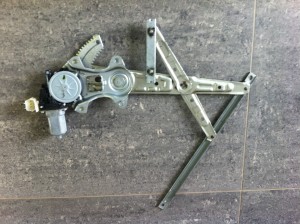 Стеклоподъемник задний левый 827211BA0A Infiniti EX 35, FX 35, 37, 50, G 25, 35, 37, M 35