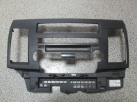Рамка магнитолы 8002A492XA Mitsubishi Lancer (CX,CY) 2007>