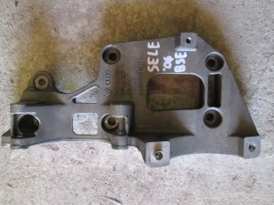 Кронштейн генератора 06F903143F Audi, Volkswagen, Seat, Skoda