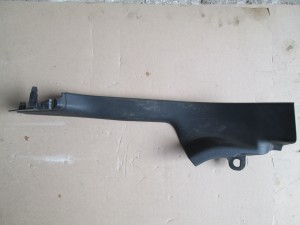 Накладка порога правого задняя 8200079437 Renault Megane 2