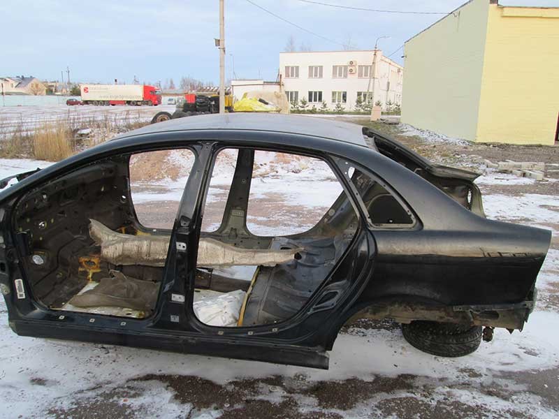 Заднее крыло авто