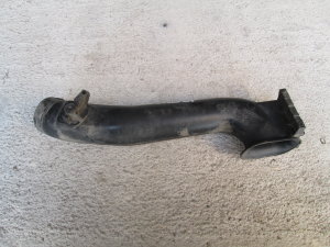 Воздухозаборник наружный 55351756 Opel Astra H 2004>